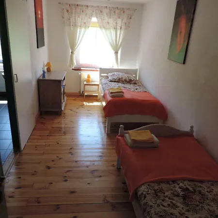Pod Miotelka مزرعة للإقامة *